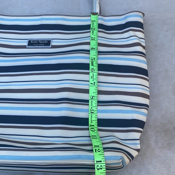 Kate Spade New Yorklined and zip shopping tote 18in in width 12in length - Picture 7 of 15